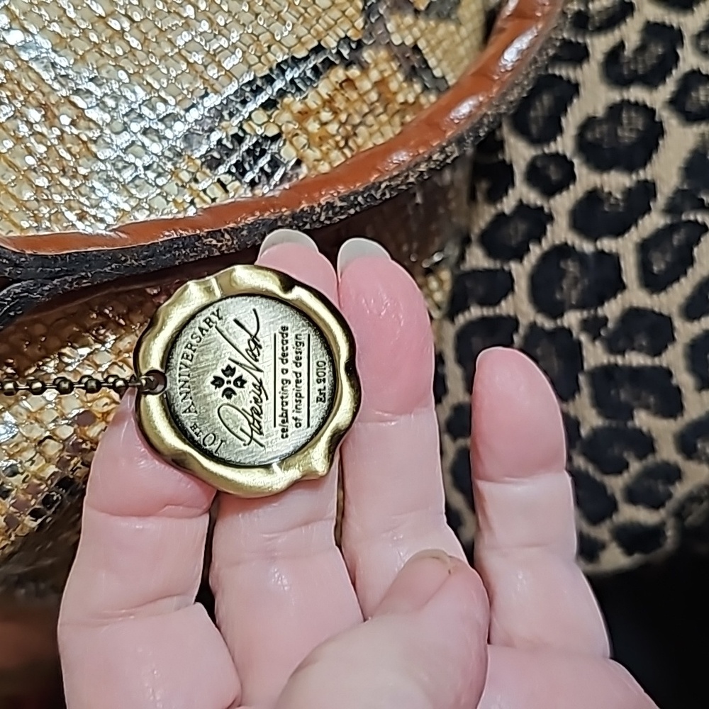 Patricia Nash 10th anniversary silver and tan metallic bag. - Picture 9 of 11